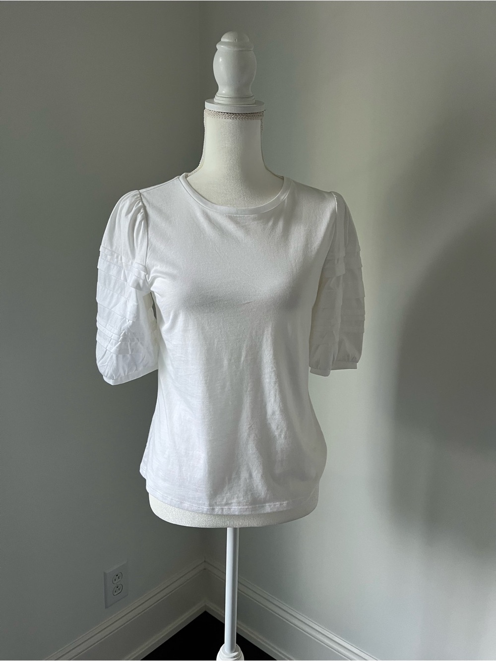 Ann Taylor Puff Sleeve Top
